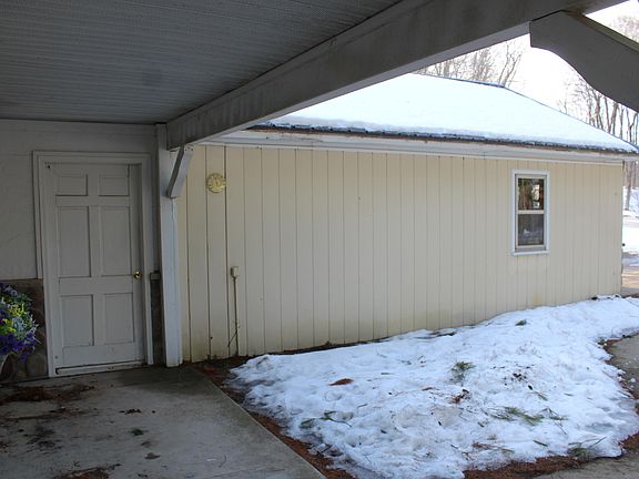 5th image of 1132 N Meadowbrook Rd