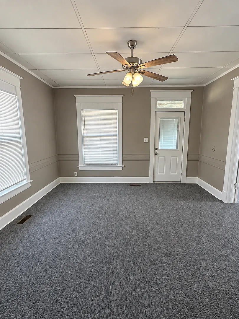 Cozy 2 Bed, 1 Bath Home For Rent! — Photo 3