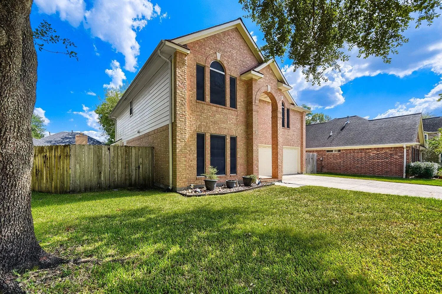 3 bed, 2.5 bath, 2494 sqft, $2,500 — Photo 3