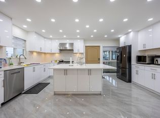 3881 Napier St, Burnaby, BC V5C3E6