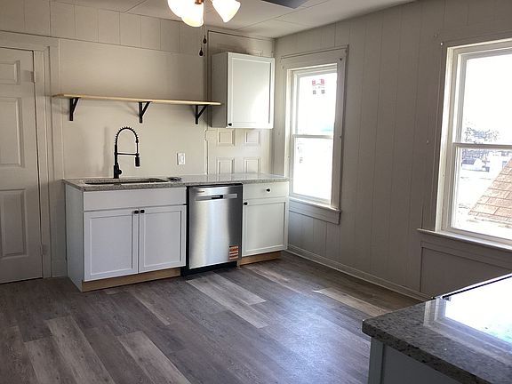 3rd image of 202 Main St #0