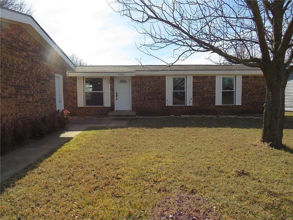 1st image of 2216 Memphis Dr