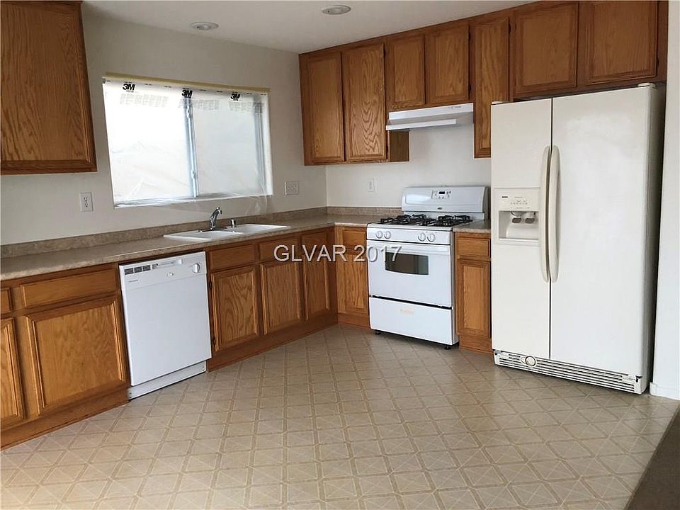1st image of 74 Glen Park Ave