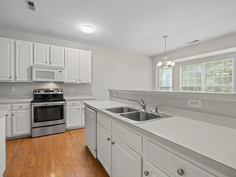 409 Burrell Rd — Photo 17