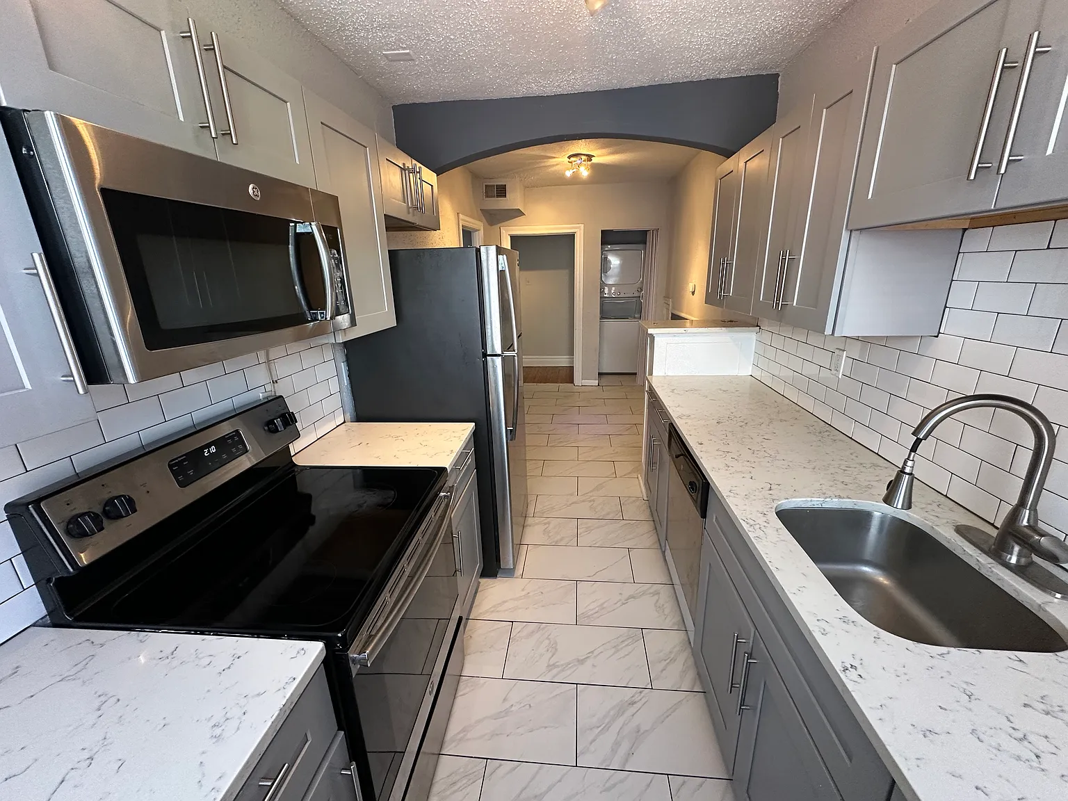 2 bed, 900 sqft, $1,445 — Photo 4