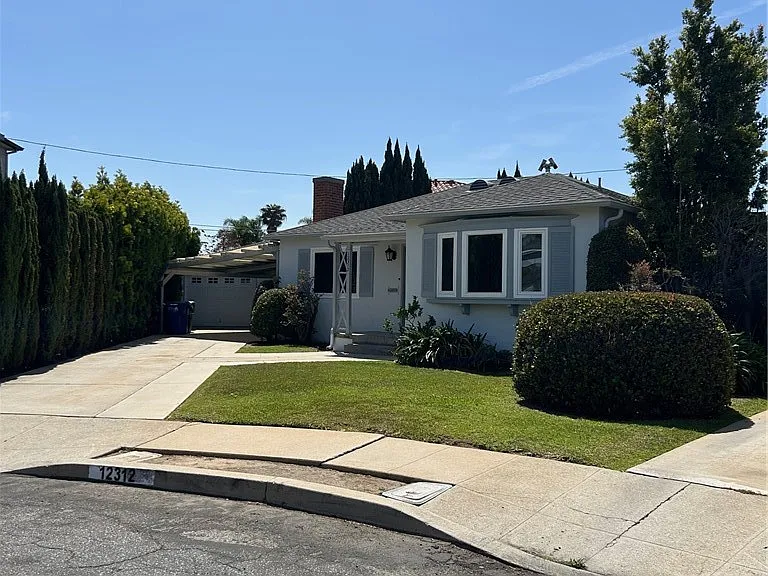 12312 Navy St — Photo 18