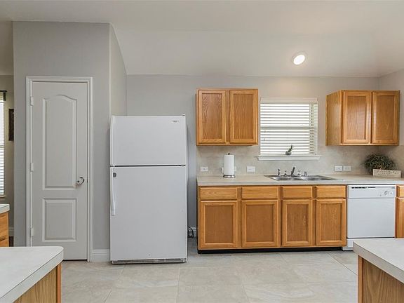 3rd image of 18923 Bressingham Dr