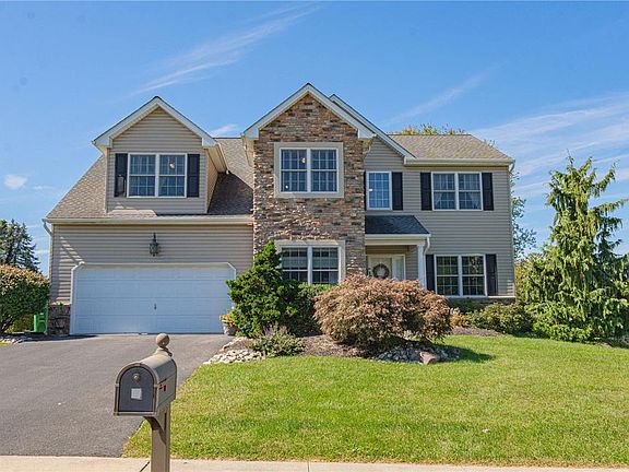 2nd image of 14 N Ridge Ct