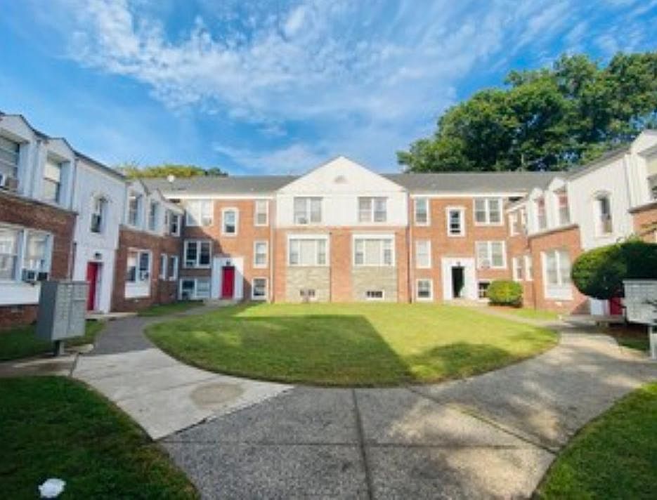 1st image of 194 Park Ave #2