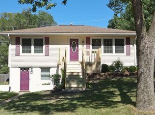 2023 Mallory St SW, Cedar Rapids, IA 52404