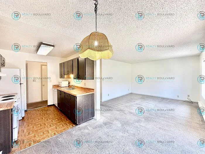 2 bed, 1.0 bath, 963 sqft, $1,609 — Photo 4