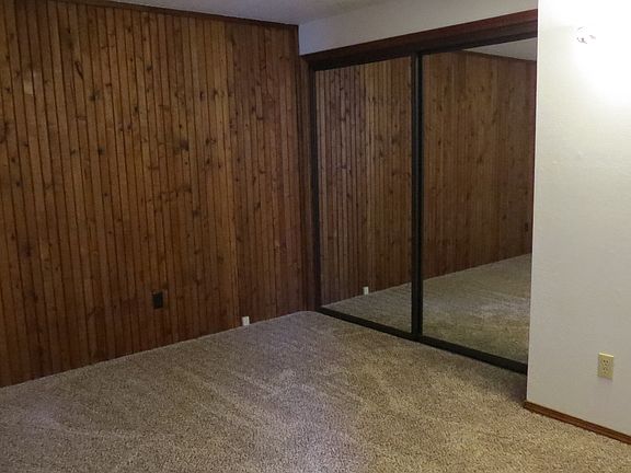 5th image of 61180 Cottonwood Dr