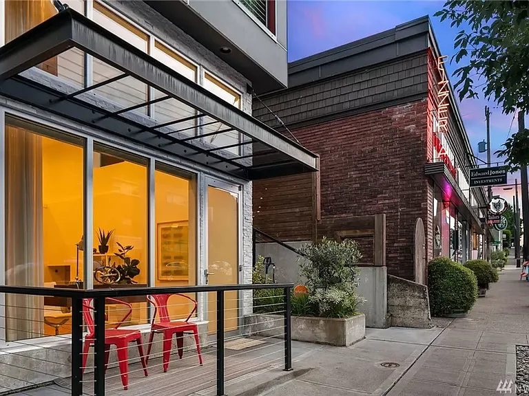315 W Galer St #102 — Photo 3
