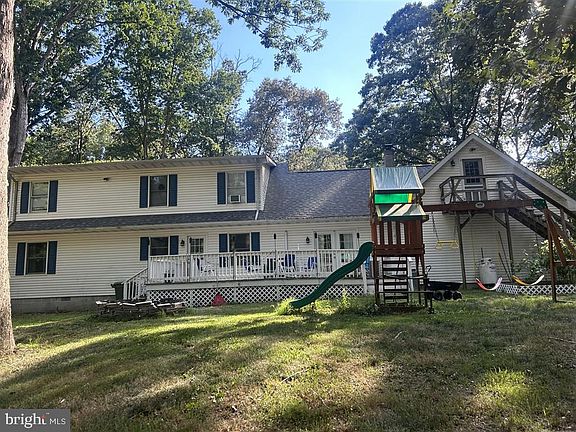 2nd image of 2691 Lorraine Ave