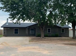 2004 E Ridgeway St, Weatherford, OK 73096