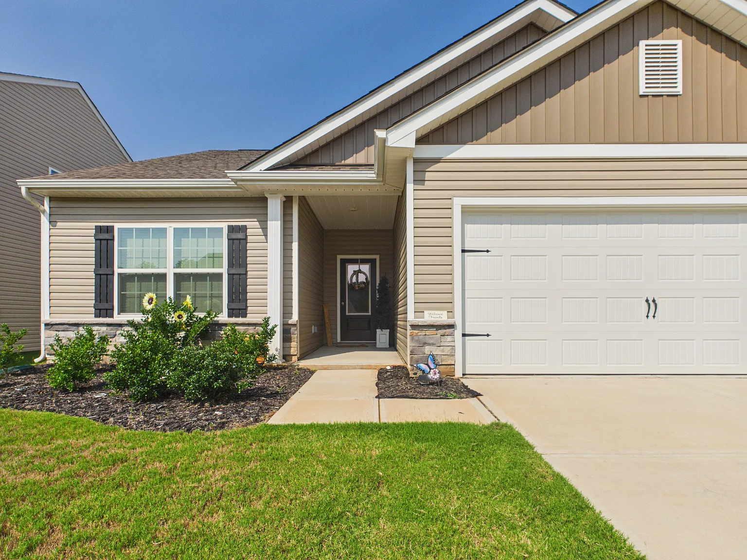 3 bed, 1317 sqft, $2,200 — Photo 3