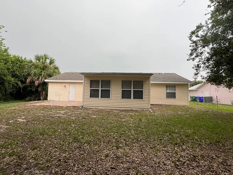 1018 Landsdowne Dr — Photo 14
