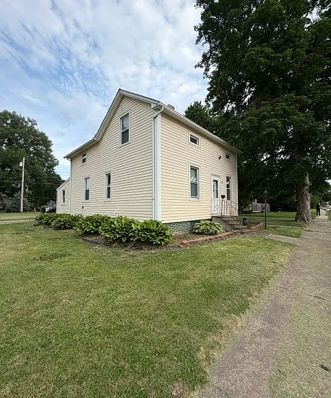 127 N Randolph St — Photo 12