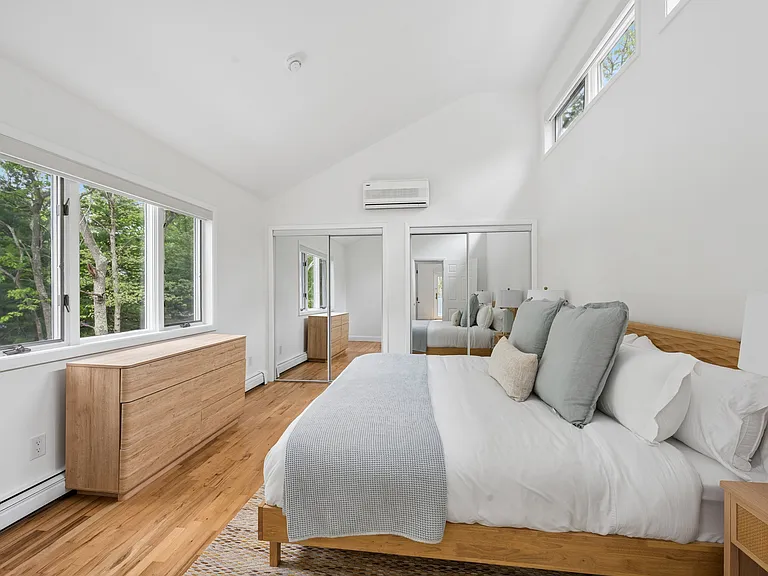 43 Montauk Ave — Photo 17
