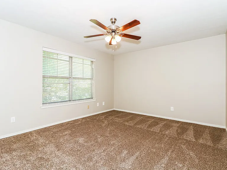 1113 Heiden Ct — Photo 12
