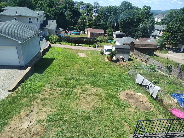 718 Montour St — Photo 11
