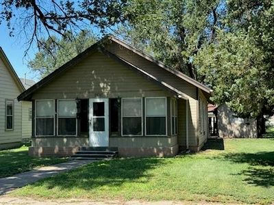 1213 Adams St, Great Bend, KS, 67530