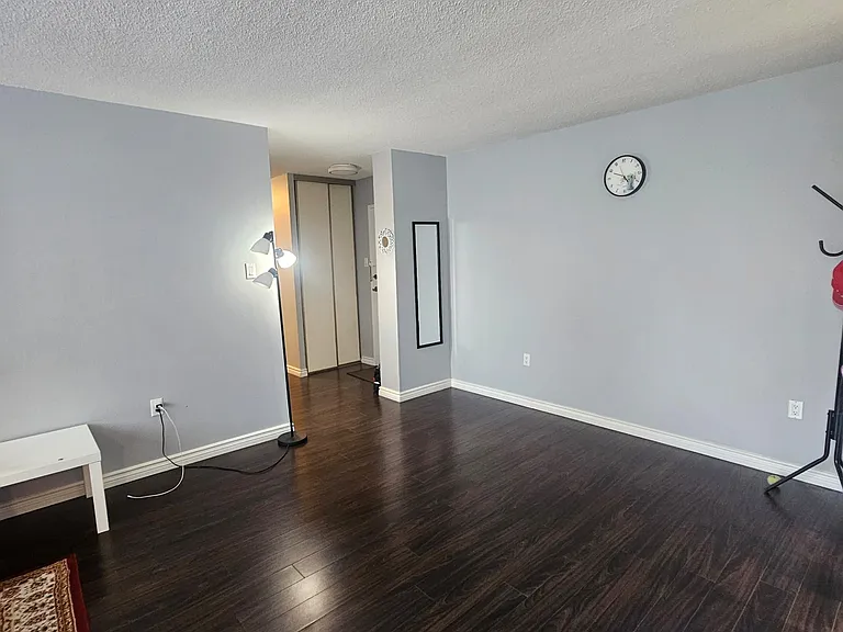 3590 Kaneff Cres #506 — Photo 7