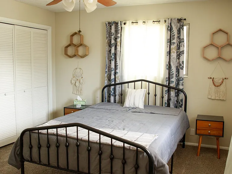 445 Joan Ave — Photo 4