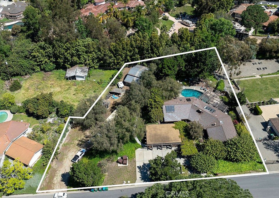 1st image of 9911 Highcliff Dr