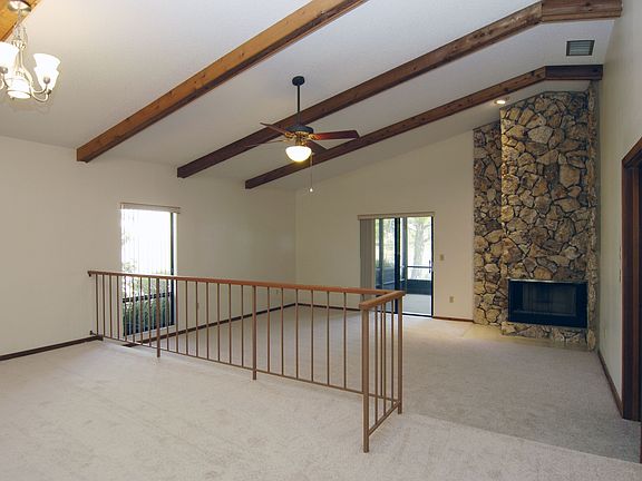 Living Room with fireplace