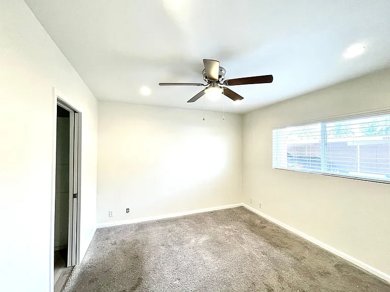 1320 E Bethany Home Rd #36 — Photo 8