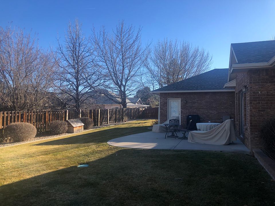 2nd image of 554 W Saddle Dr