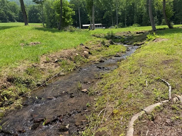 1446 Muskrat Creek Rd, Hayesville, NC 28904
