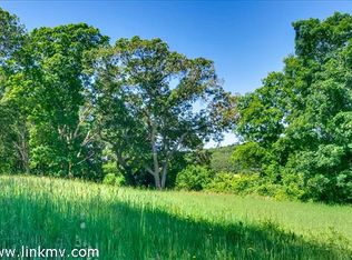 26 Flint Hl, Tisbury, MA 02568