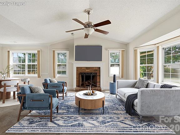 3rd image of 2914 Huckleberry Hill Dr