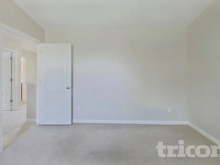 206 Churchill Dr — Photo 6