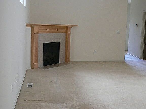3rd image of 3523 SE Pinewood Ave