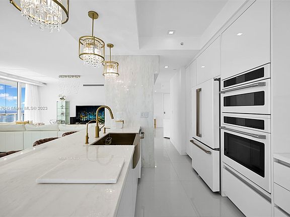 4th image of 16485 Collins Ave Penthouse 36C