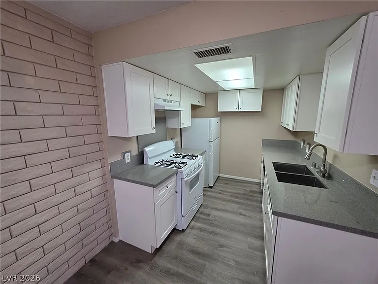 3009 Saint George St #F — Photo 21