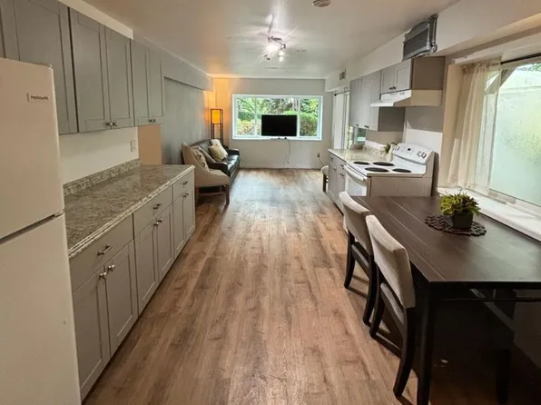 (undisclosed Address), Lake Oswego, OR 97035