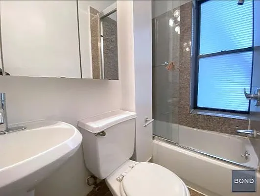 Rented by Bond New York | media 11