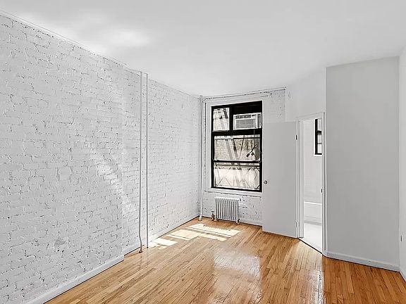 4th image of 230 E 83rd St #2REE