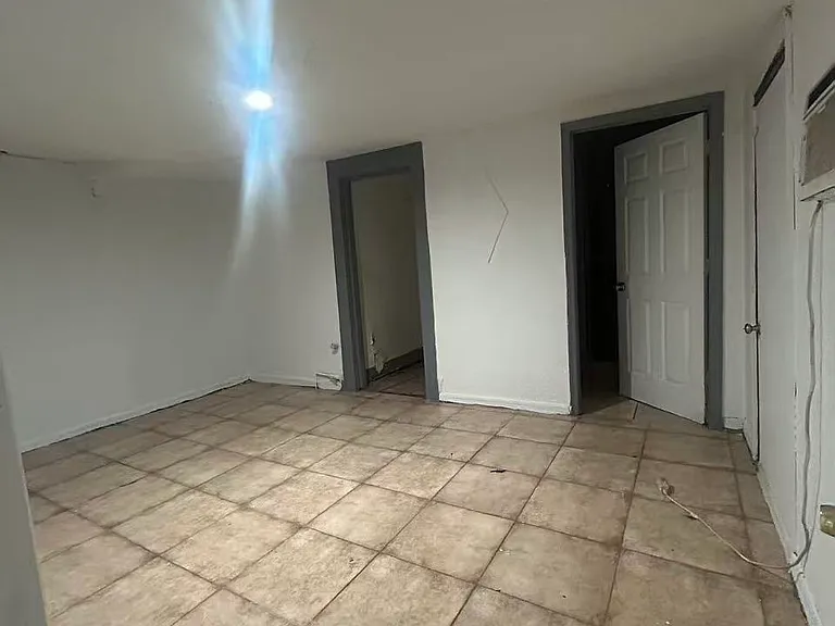 706 Thalia Dr — Photo 11