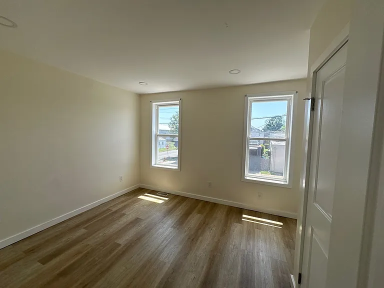 1288 E State St — Photo 9