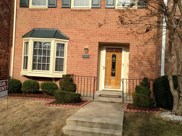 5677 Rayburn Ave, Alexandria, VA 22311