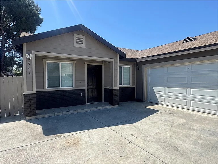 603 N Soldano Ave — Photo 2