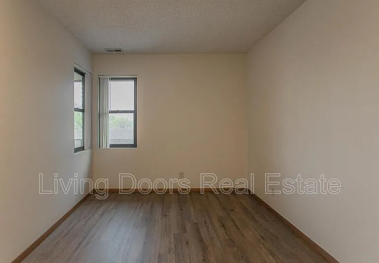 1935 N Lincoln Ave #106 — Photo 15