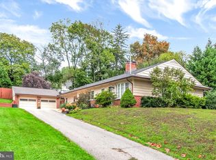 15 Maple Rd, York, PA 17403
