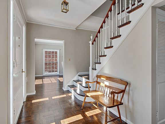 2nd image of 2208 Thornwood Ave