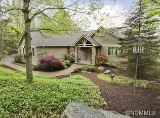 50 Armour Ct, Hendersonville, NC 28739